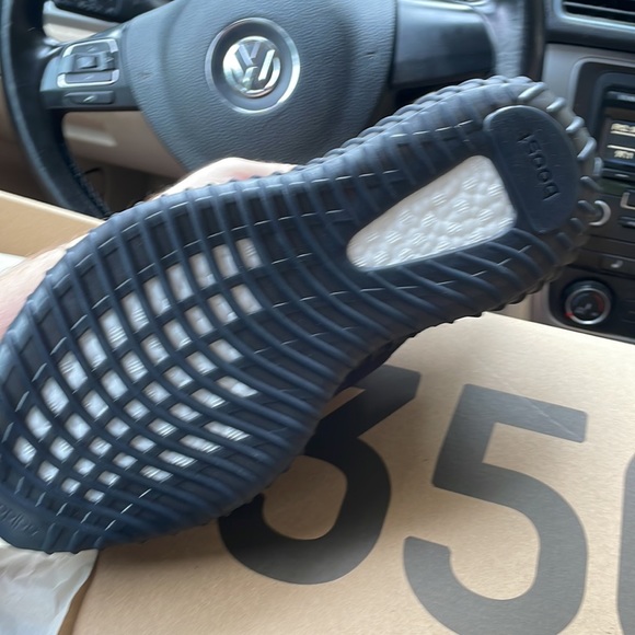 Yeezy 350 onyx size 11 brand new. Won raffle confirmed adidas yesterday - Picture 3 of 3